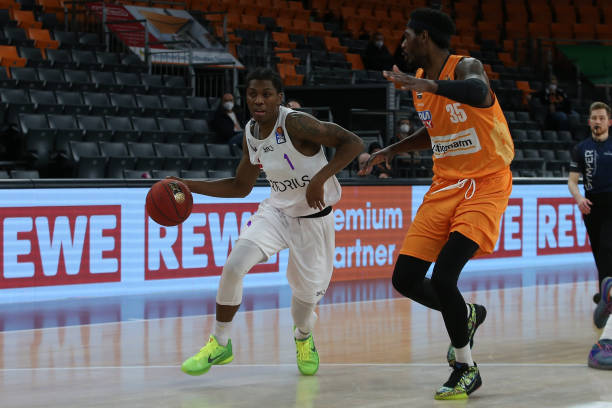 的中场体系 的中场体系