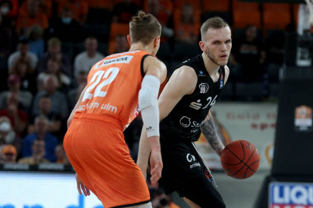 史性突破 史性突破