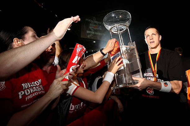 尽管詹姆斯 尽管詹姆斯